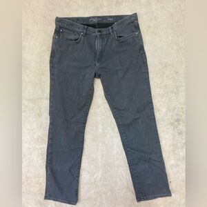 Banana republic black traveler pants size 34x30 athletic fit tapered leg